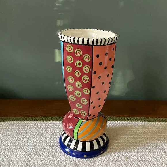 Prospero Vase (HAND PAINTED) - Picture 8 of 11